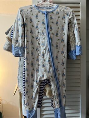 Super Cute Stitchy Fish One Piece Convertible Pajamas Size 6-12 Months